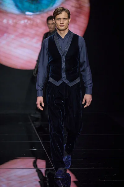 Look 77